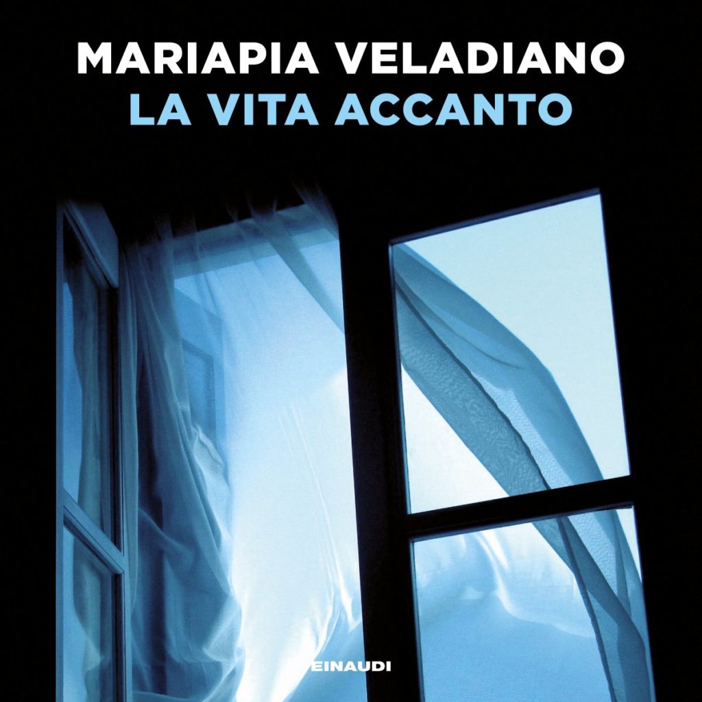 Copertina del libro La vita accanto di Mariapia Veladiano